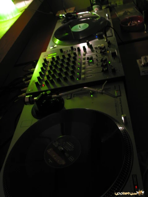 2003-05-09 lakeside-inn