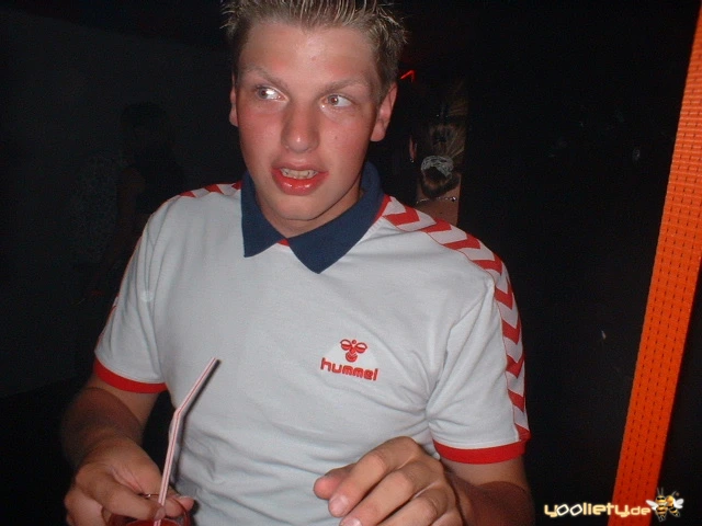 Tenthouse Party – Sportplatz Nordhemmern