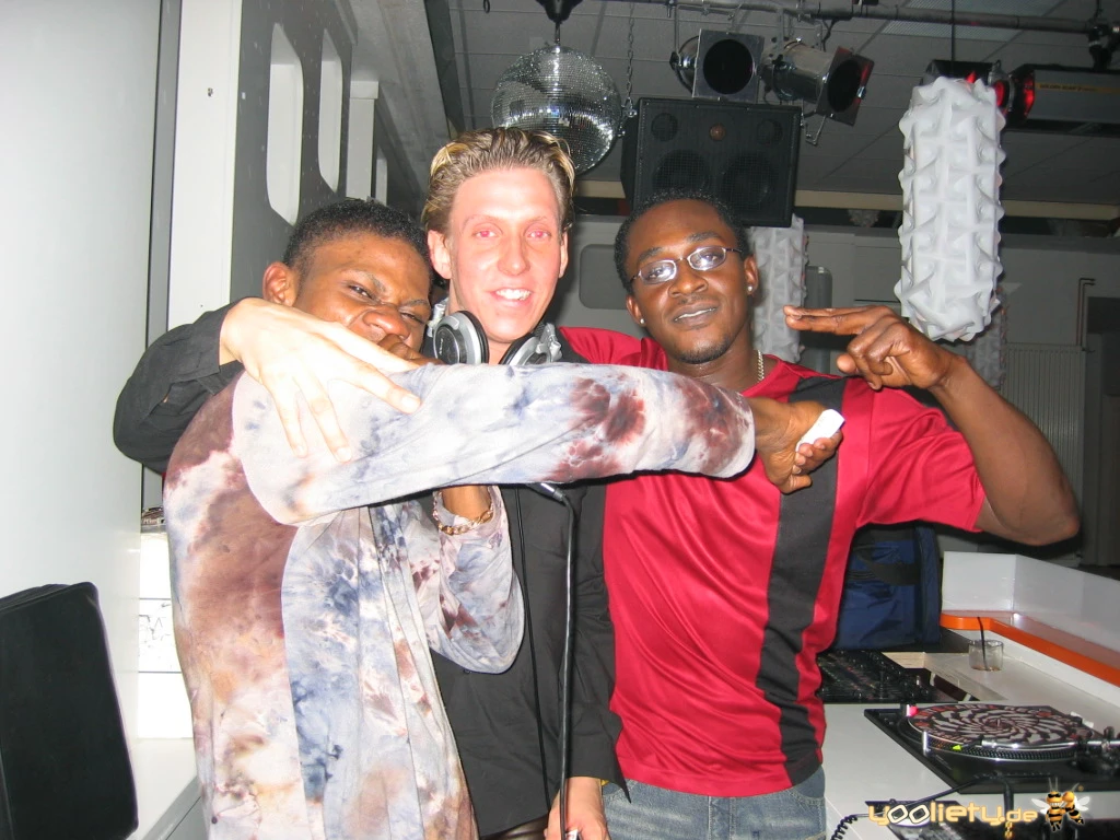 06.11.2003 – exhibition